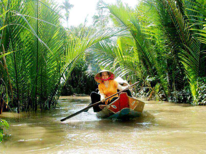  Miền Tây có khí hậu mát mẻ thích hợp du lịch miệt vườn.