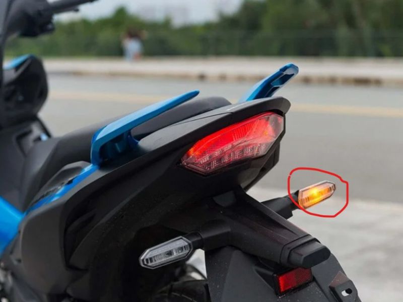 Kiểm tra hệ thống xi nhan giúp tránh bị xử phạt vi phạm giao thông